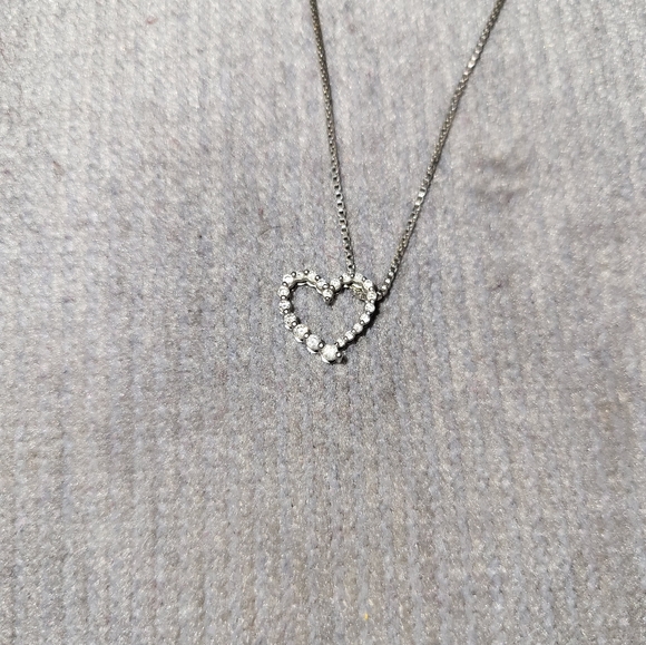 Kay Jelewers Diamond Heart Necklace - Picture 3 of 6